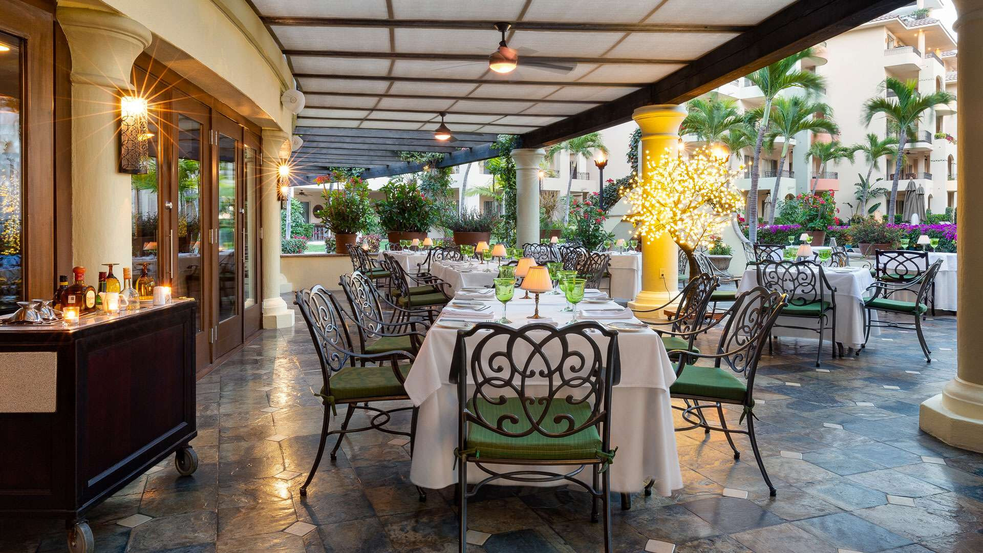 all inclusive restaurant