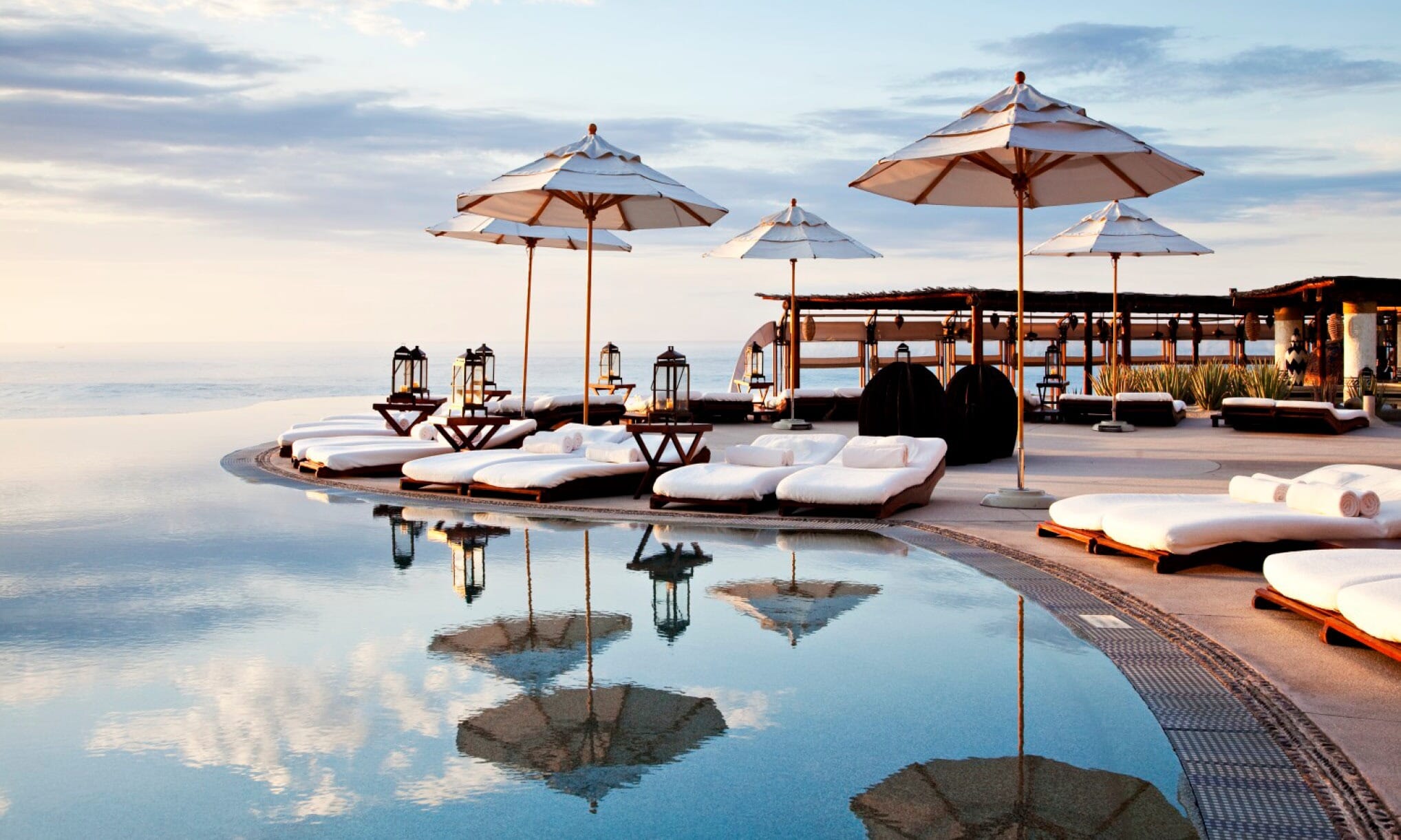 Unwind in Paradise at Las Ventanas al Paraíso: Luxurious beachfront suite with a private plunge pool and breathtaking ocean views